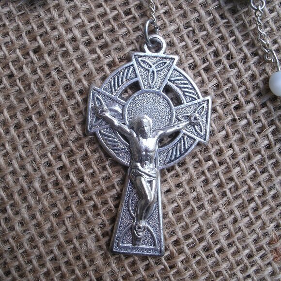 Handmade Celtic Crucifix Rosary Cats Eye Beads - Picture 2 of 12